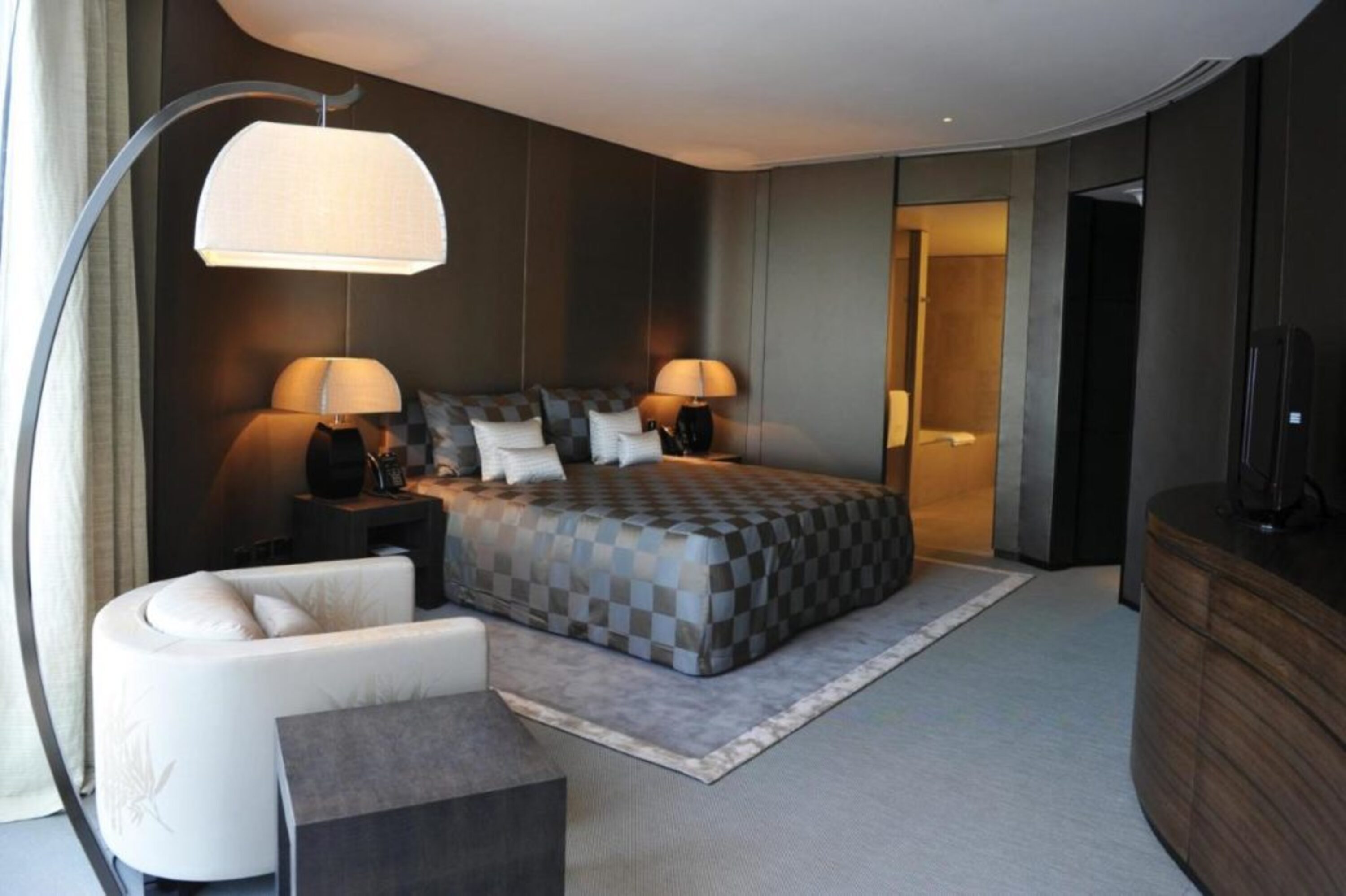 Armani Hotel Dubai - Imagine 4